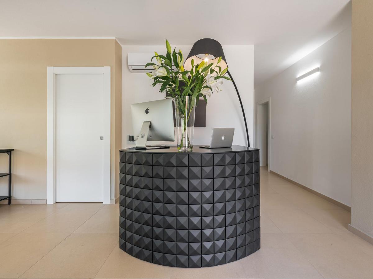 Palazzo Michelangelo Hotell Villasimius Eksteriør bilde