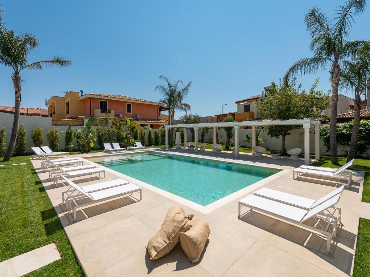 Palazzo Michelangelo Hotell Villasimius Eksteriør bilde