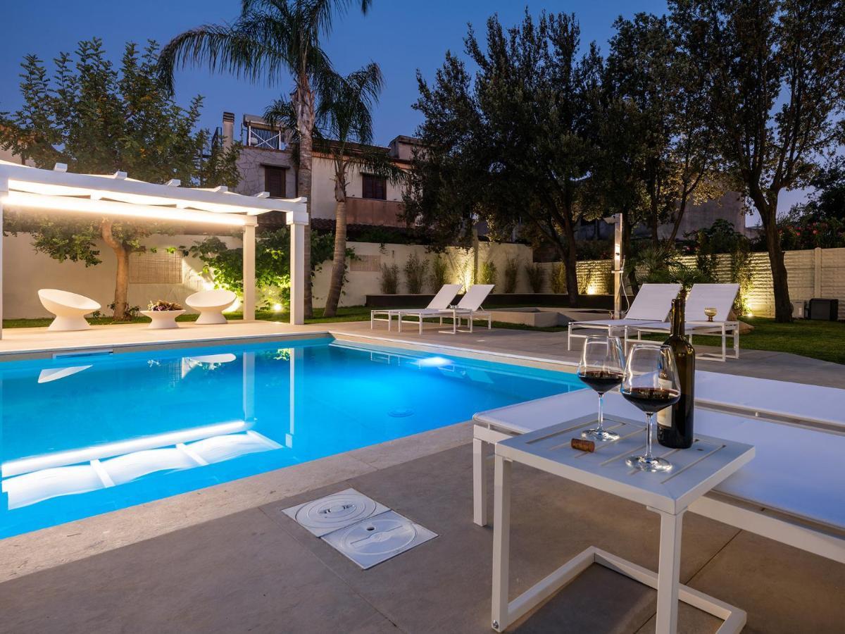 Palazzo Michelangelo Hotell Villasimius Eksteriør bilde