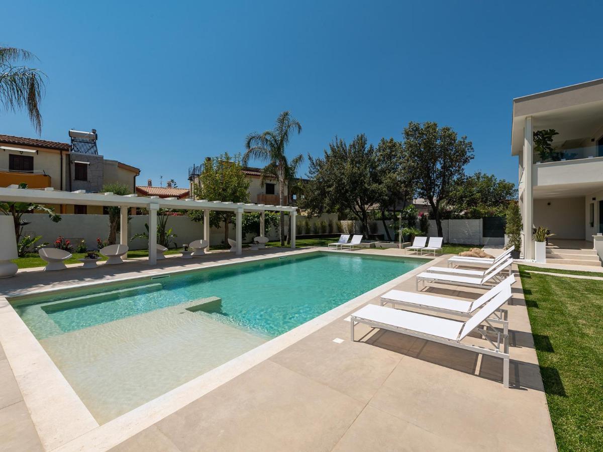 Palazzo Michelangelo Hotell Villasimius Eksteriør bilde