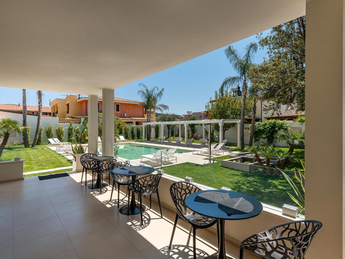 Palazzo Michelangelo Hotell Villasimius Eksteriør bilde