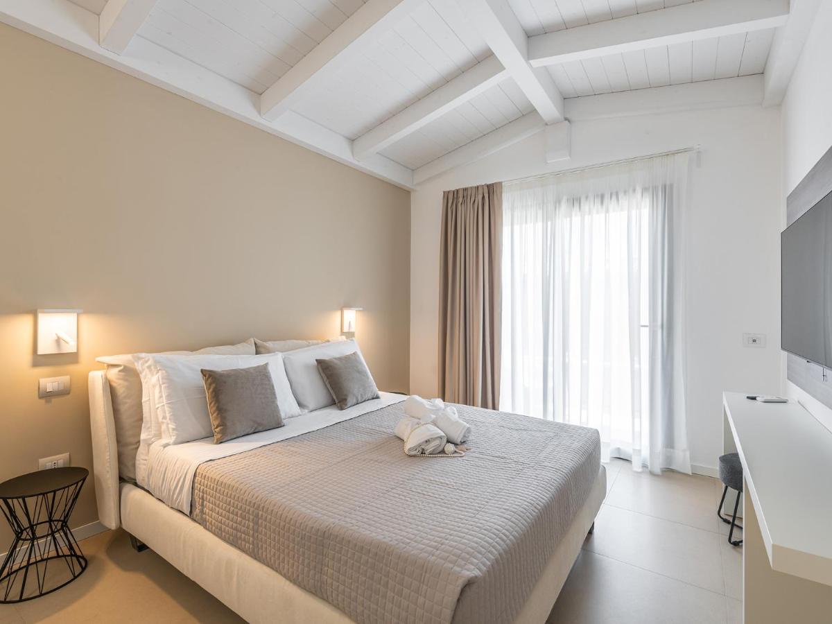 Palazzo Michelangelo Hotell Villasimius Eksteriør bilde