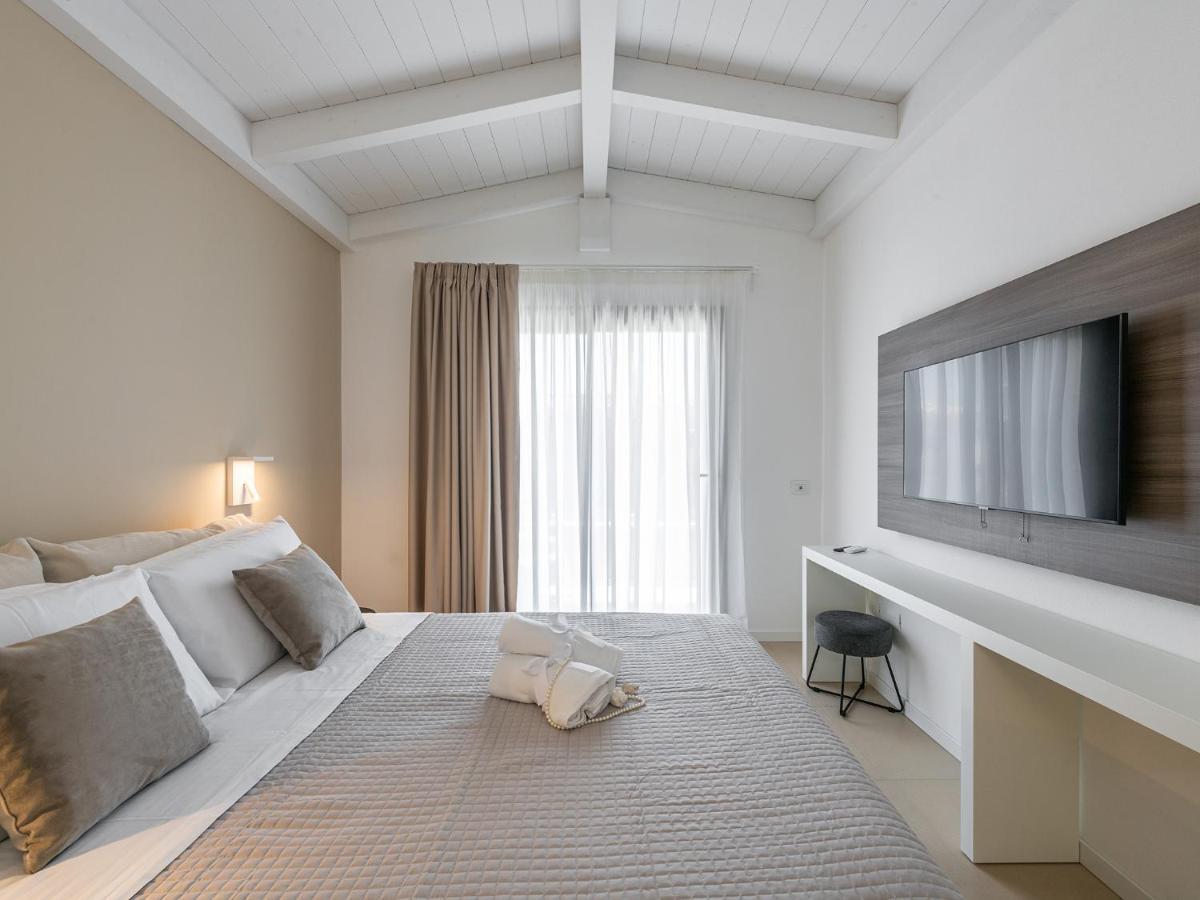Palazzo Michelangelo Hotell Villasimius Eksteriør bilde