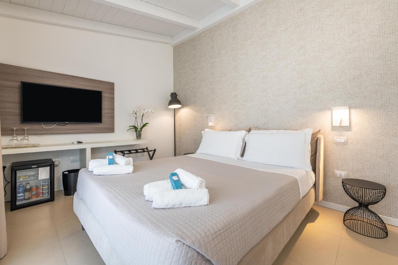 Palazzo Michelangelo Hotell Villasimius Eksteriør bilde