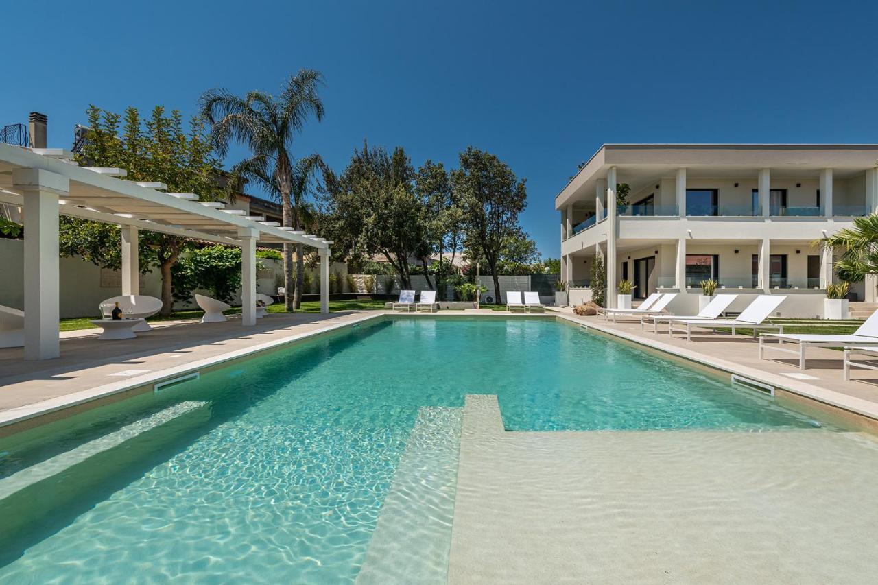 Palazzo Michelangelo Hotell Villasimius Eksteriør bilde