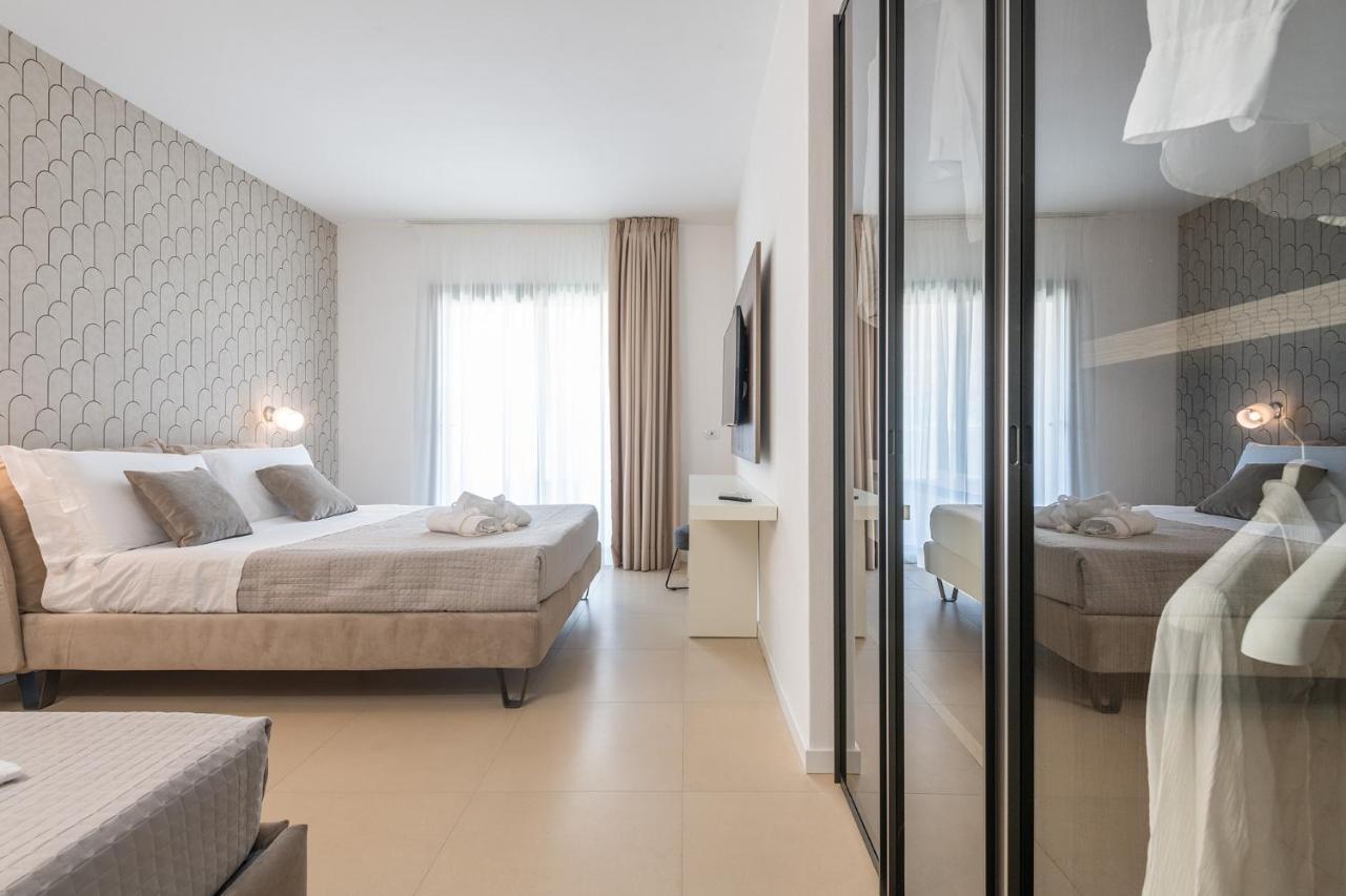 Palazzo Michelangelo Hotell Villasimius Eksteriør bilde